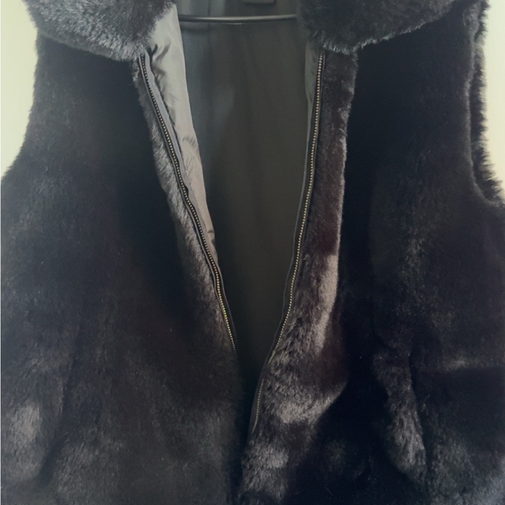 Surell Black Faux Fur Sweater Vest